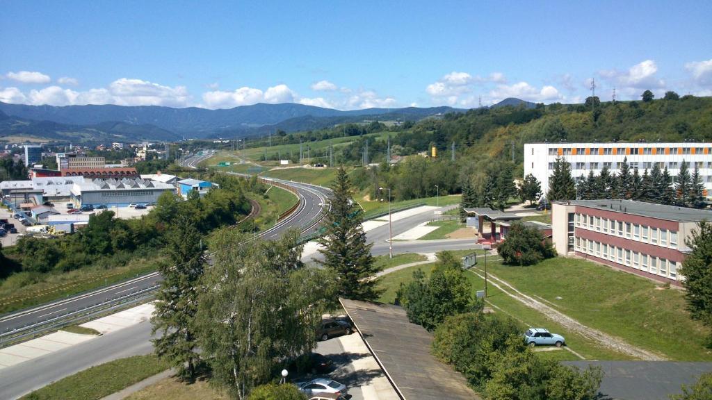 City Hotel B&B, Reception 24 7, 800M Od-From R1, Free Parking Банська Бистриця Екстер'єр фото
