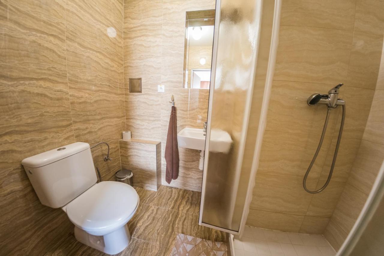 City Hotel B&B, Reception 24 7, 800M Od-From R1, Free Parking Банська Бистриця Екстер'єр фото